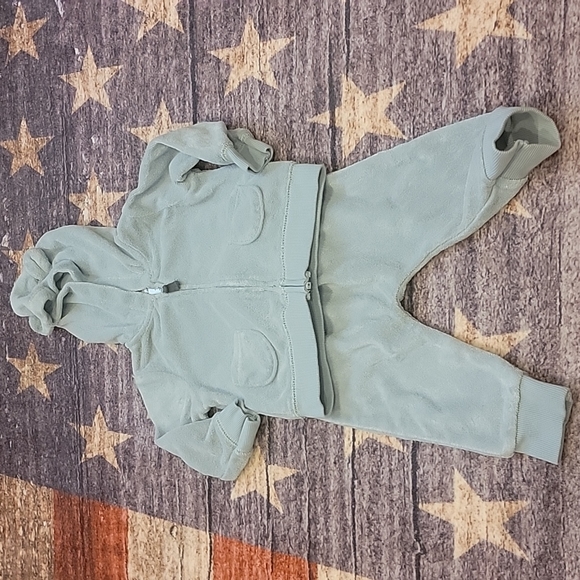 Carter's Other - Carters sweat outfit